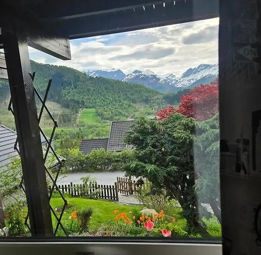 Med Fantastisk Utsikt! アパート Sykkylven